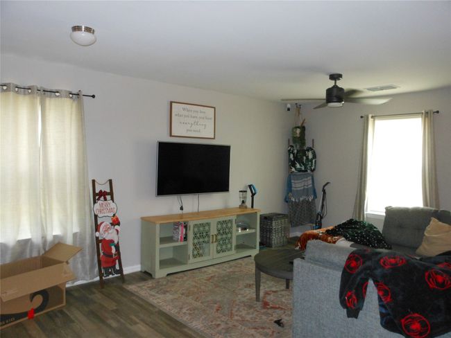 206 Royal St, House other with 3 bedrooms, 2 bathrooms and null parking in Cleburne TX | Image 6