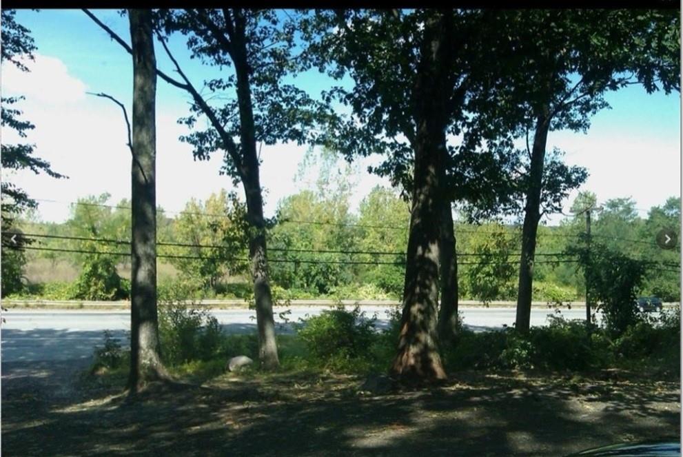 Hartford Ave, Johnston, RI 02919