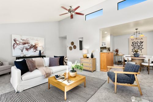 d-311-6652 Park Point Way Ne, Seattle, WA, 98115-7860 | Card Image