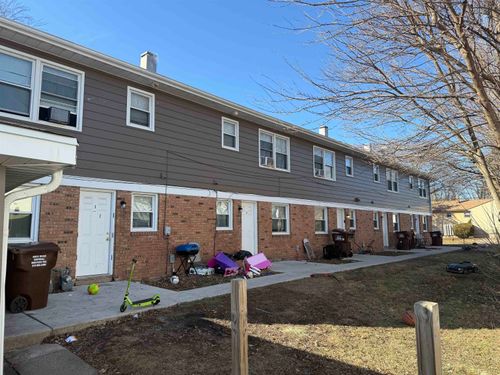 3420 Harrison Ave, Rockford, IL, 61108-7560 | Card Image