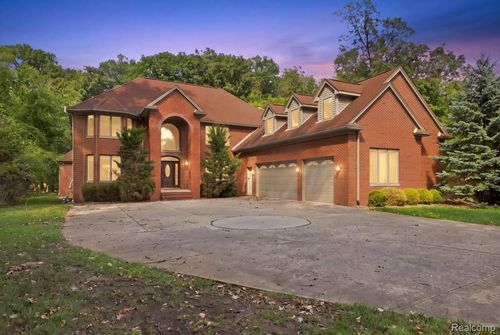 8610 Ferry Rd, Grosse Ile, MI, 48138-1561 | Card Image