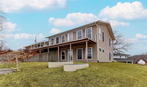 8104 Lakeshore Dr, Dexter, IA, 50070-7523 | Card Image