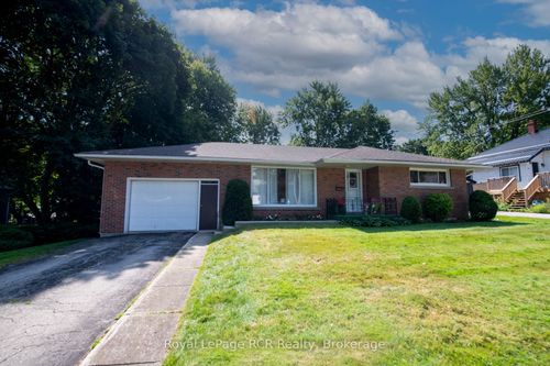 258 Birmingham St W, Mount Forest, ON, N0G2L1 | Card Image