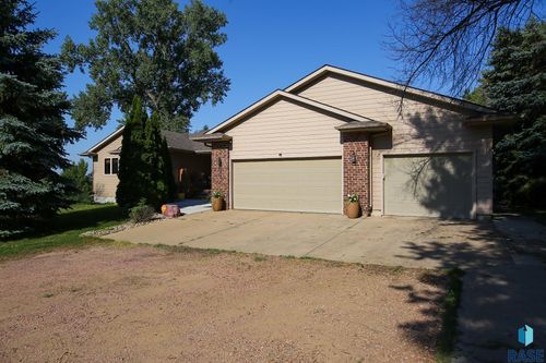 25569 470th Ave Avenue, Crooks, SD, 57020 | Card Image