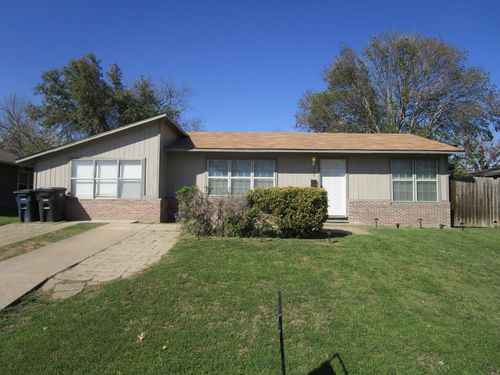 5204 Curzon Ave, Fort Worth, TX, 76107-6045 | Card Image