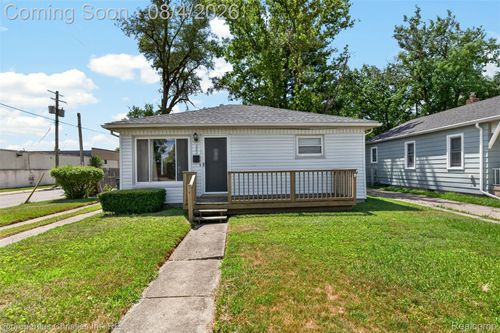 880 Jewell St, Ferndale, MI, 48220-2566 | Card Image