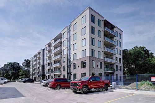 102-103 Roger St, Waterloo, ON, N2J0G2 | Card Image