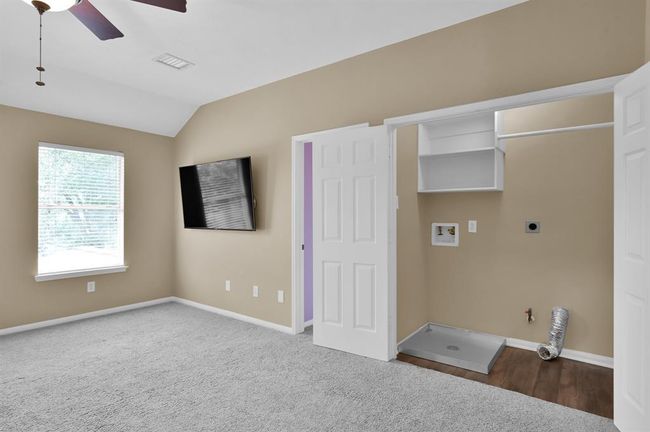 LAUNDRY ROOM UPSTAIRS | Image 31