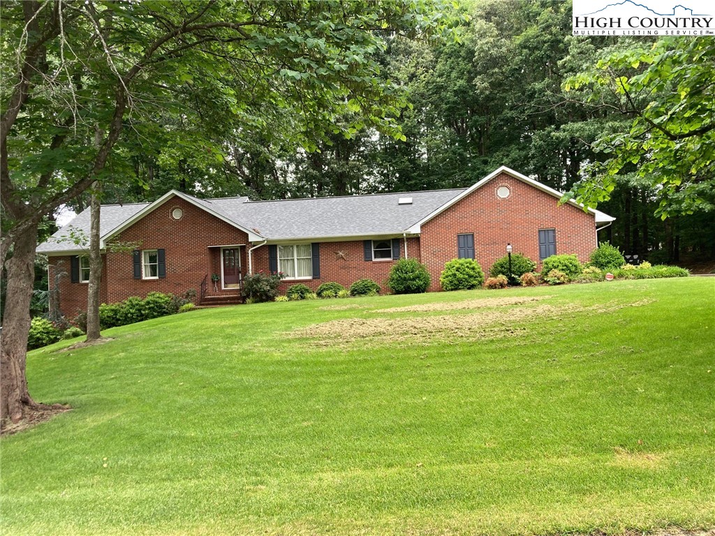 Sunnydale Dr, Millers Creek, NC 28651
