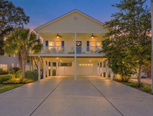 701 26th Ave S, North Myrtle Beach, SC, 29582-4450 | Card Image