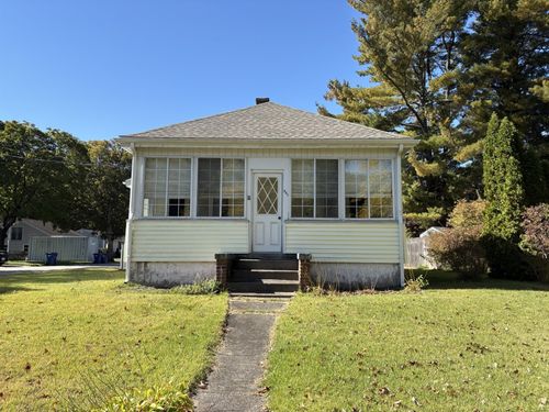 501 Arcade, Seekonk, MA, 02771 | Card Image