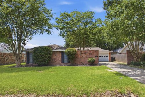 4506 Highland Dr, Lake Charles, LA, 70605-5316 | Card Image