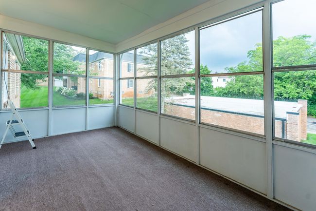 Sun Room/ Balcony | Image 21