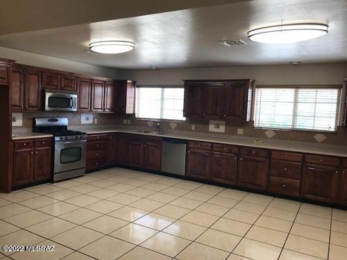 937 W Mariposa Hills Dr, Nogales, AZ, 85621-4022 | Card Image