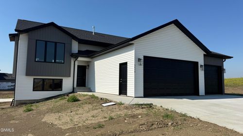 5419 Welder Ave, Bismarck, ND, 58503-1755 | Card Image