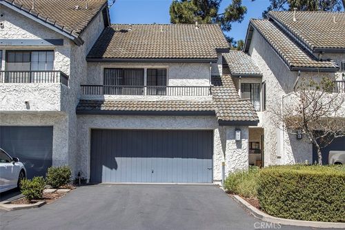 582 Northpoint Cir, Santa Maria, CA, 93455-3848 | Card Image