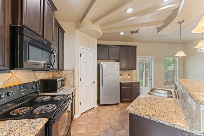 8903 Derby Dan, House other with 3 bedrooms, 3 bathrooms and null parking in Converse TX | Image 13