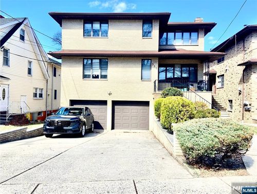 519 Broad Ave, Palisades Park, NJ, 07650-2516 | Card Image