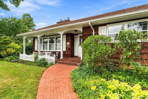 3075 Wilson Ave, Wantagh, NY, 11793-3250 | Card Image