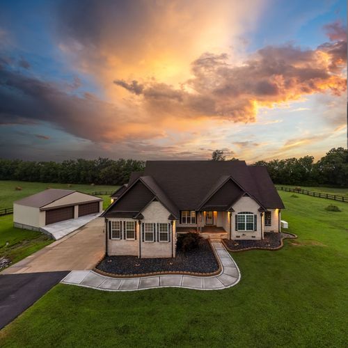 388 Coble Rd, Shelbyville, TN, 37160-6355 | Card Image