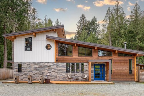 528 Aya Reach Rd, Mayne Island, BC, V0N2J1 | Card Image