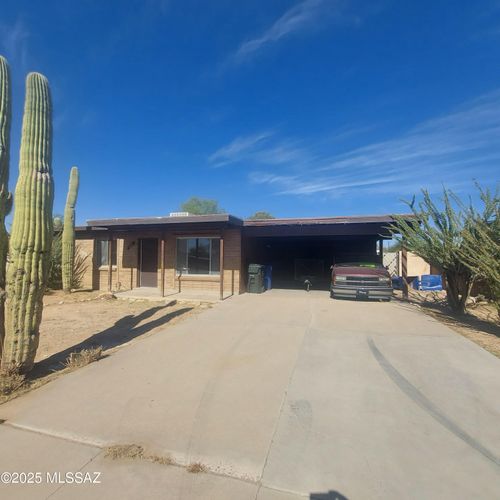 2211 E Louisiana Street, Tucson, AZ, 85706 | Card Image
