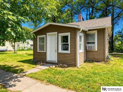 5916 Havelock Ave, Lincoln, NE, 68507-1121 | Card Image