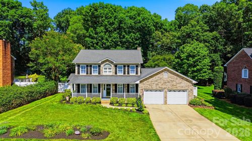 1948 Twin Ponds Dr, Hickory, NC, 28602-9281 | Card Image
