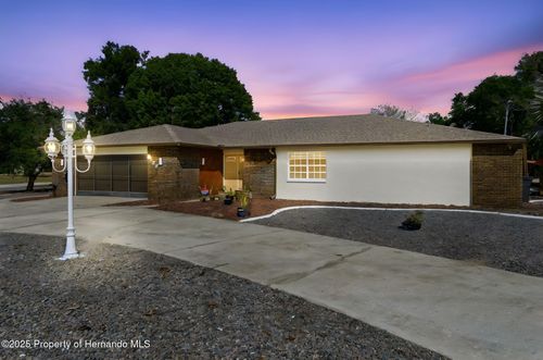 8123 River Country Dr, WEEKI WACHEE, FL, 34607-2132 | Card Image