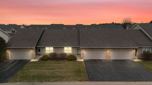 1193 Rose Dr, Sycamore, IL, 60178-9505 | Card Image