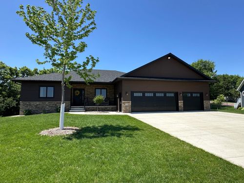 2318 Red Bird Ln, Fairmont, MN, 56031-3329 | Card Image
