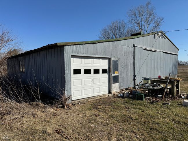 view of detached garage | Image 11