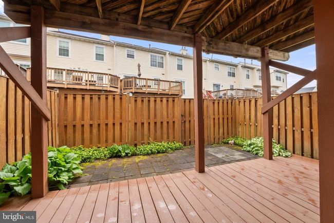 6804 Signature Cir, Townhouse with 3 bedrooms, 4 bathrooms and null parking in ALEXANDRIA VA | Image 28