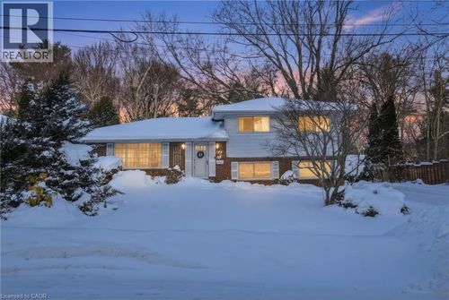 167 Falling Brook Dr, Ancaster, ON, L9G1E7 | Card Image