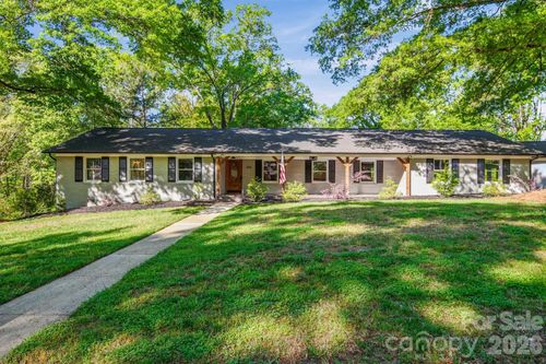 570 Crestside Dr Se, Concord, NC, 28025-2719 | Card Image