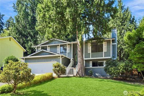 3849 166th Ave Se, Bellevue, WA, 98008-5850 | Card Image