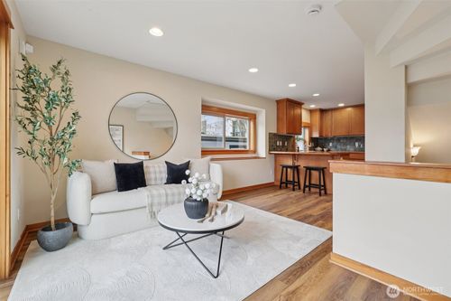 a-9047 17th Ave Sw, Seattle, WA, 98106-2397 | Card Image