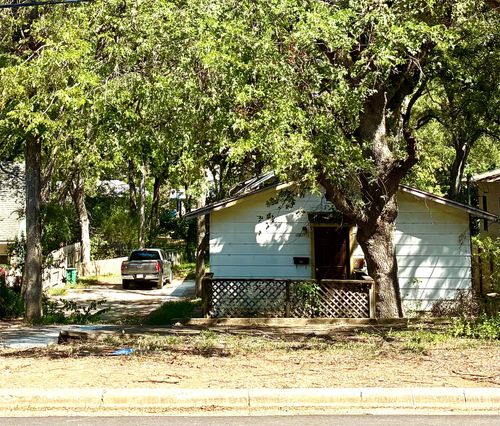 2005 Sharon Ln, Austin, TX, 78703-3033 | Card Image