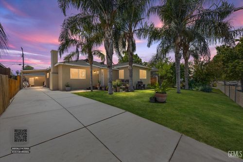 2417 Chester Ln, Bakersfield, CA, 93304-1828 | Card Image