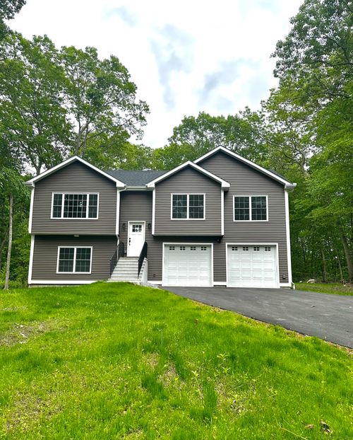 74 N Wawecus Hill Rd, Norwich, CT, 06360-4072 | Card Image