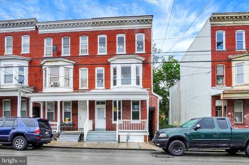 327 E College Ave, YORK, PA, 17403-2303 | Card Image