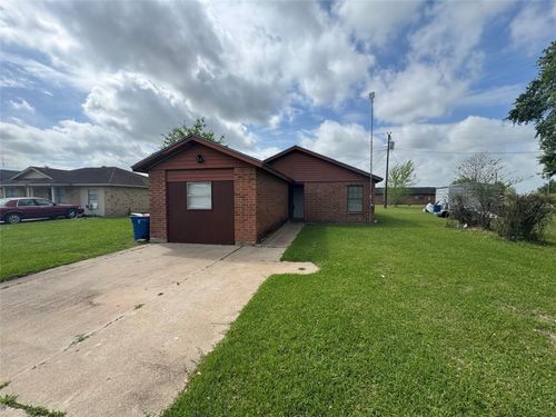 733 Pine Ave, Prairie View, TX, 77445-8427 | Card Image