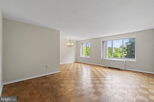 apt-a206-3000 Spout Run Pkwy, ARLINGTON, VA, 22201-4211 | Card Image