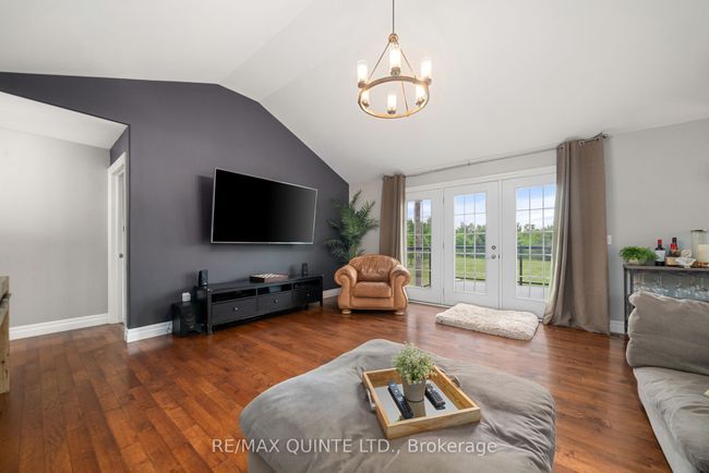27 Charles Rd, House other with 4 bedrooms, 3 bathrooms and 8 parking in Tweed ON | Image 9