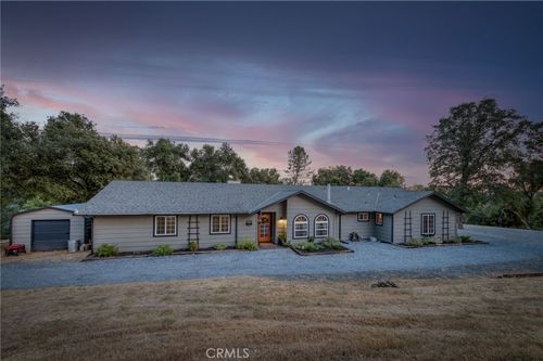 40955 Jean Rd W, Oakhurst, CA, 93644-8665 | Card Image