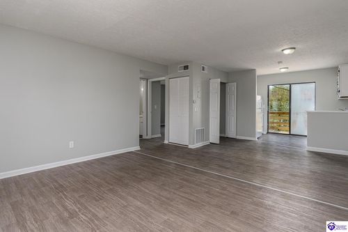 apt-5-2845 Frontier Ct, Radcliff, KY, 40160-9068 | Card Image