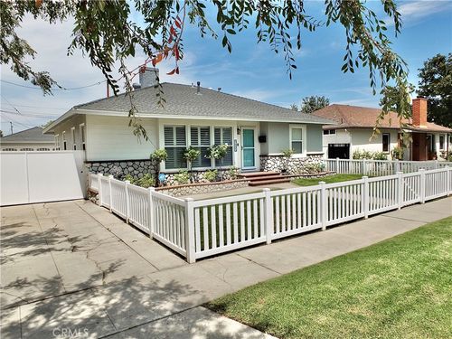 5455 E 29th St, Signal Hill, CA, 90755-1842 | Card Image