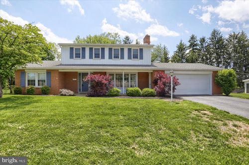 627 Hilltop Dr, NEW CUMBERLAND, PA, 17070-1721 | Card Image
