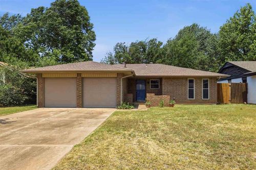 405 Meadow Lake Dr, Edmond, OK, 73003-5117 | Card Image