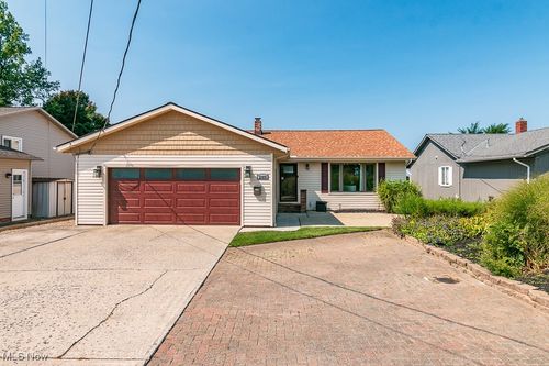 33091 Lake Shore Blvd, Eastlake, OH, 44095-3259 | Card Image